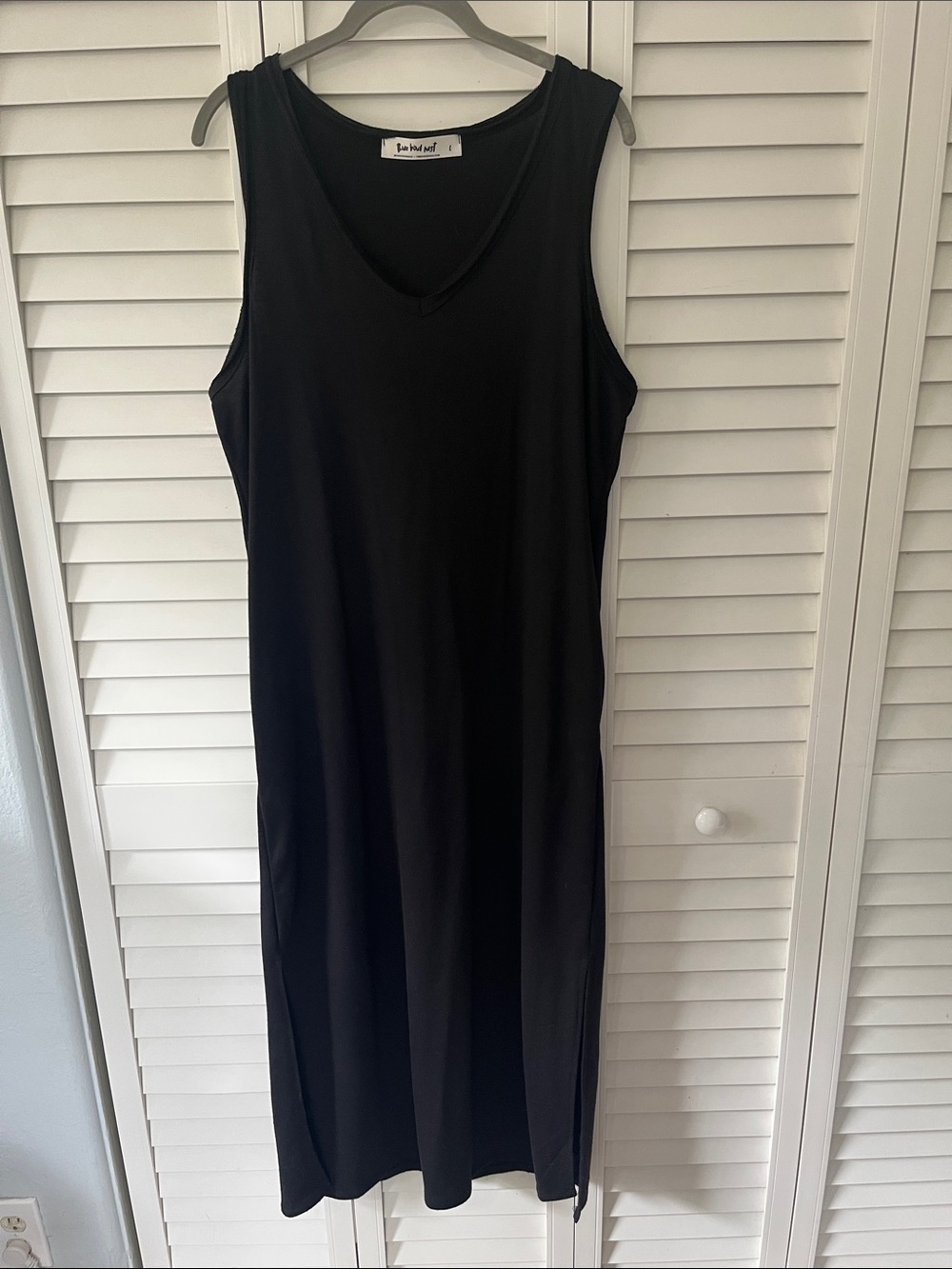 Three Bird Nest Black Sleeveless V-Neck Midi Dress